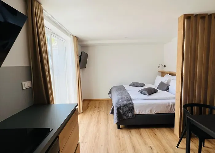 Apartma Neja Zirovnica